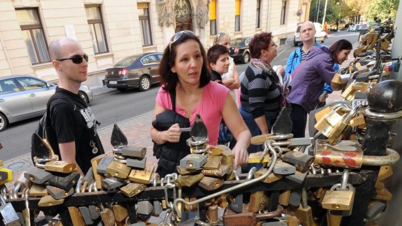 Ahol a szívünket zárba zárjuk - Pécs mesebeli falának varázslatos története (GALÉRIA)