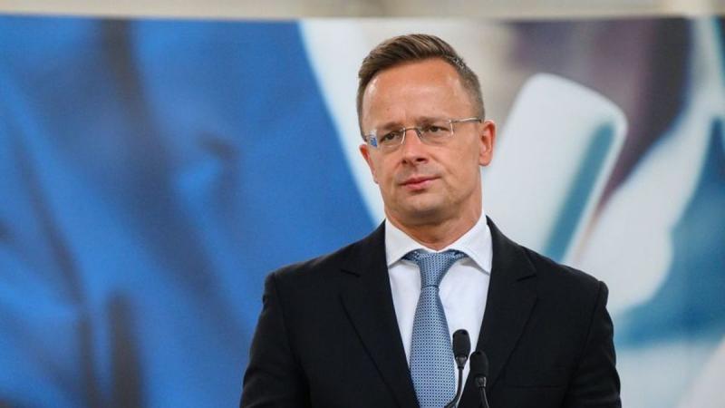 Szerbia vagy Horvátország? – Szijjártó Péter felfedte, miért érdemes döntést hozni.
