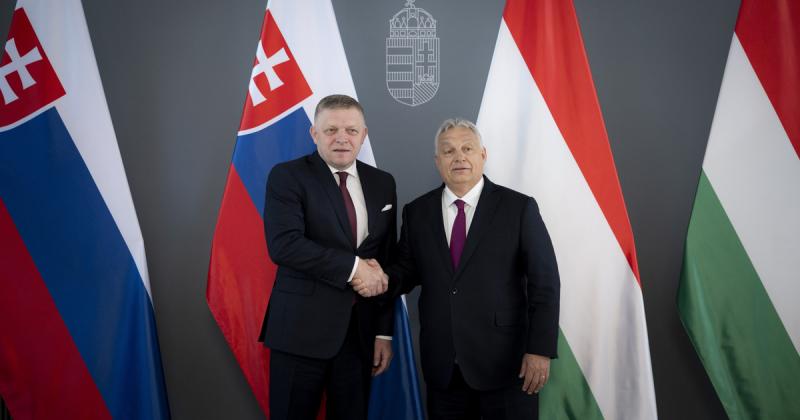 Orbán Viktor a CPAC Hungary rendezvény kapcsán fogadta Robert Ficót a hivatalában, ahol fontos politikai kérdésekről folytattak eszmecserét.