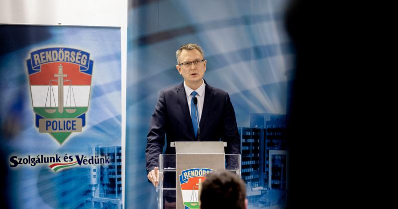 Ukrán csalók buktak le a rendőrség akciója során, akik kriptovalutás csalásokkal próbálták megkárosítani az áldozataikat.