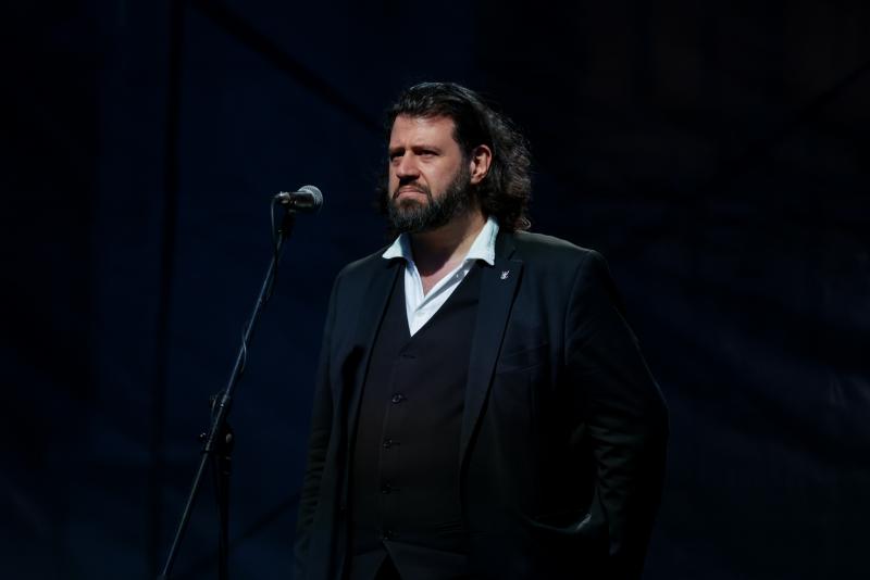 Puzsér Róbert véleménye szerint a legfőbb hűbérúr testvérévé válni már önmagában is a siker biztosítéka. Az 