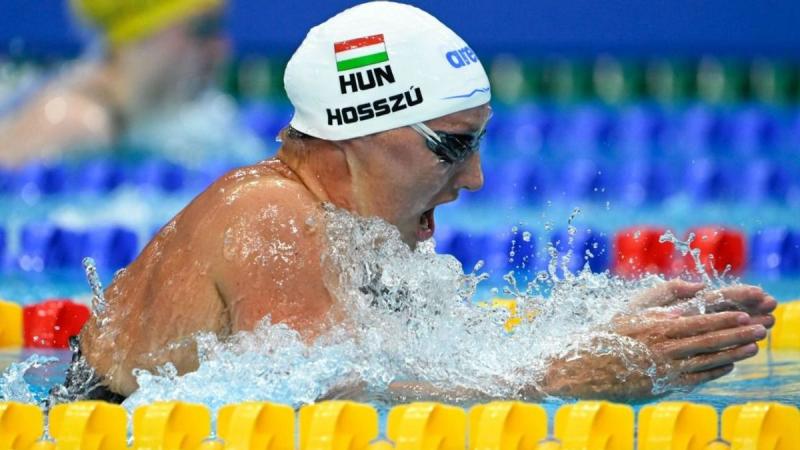 Hosszú Katinka: Az utóbbi évek során többször is kifejtettem, hogy a magyar úszósportban komoly, rendszerszintű kihívásokkal nézünk szembe. A figyelmeztetéseim célja az volt, hogy felhívjam a figyelmet ezekre a problémákra, amelyek megoldása elengedhetetl