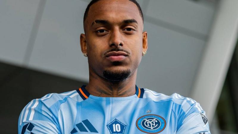 Fradi brazil védője New Yorkba követi volt edzőjét | Rangadó

A Ferencvárosi Torna Club brazil hátvédje, akit eddigi pályafutása alatt a legnagyobb hatással volt egykori edzője, úgy döntött, hogy az Egyesült Államokban folytatja karrierjét. A védő a hírek