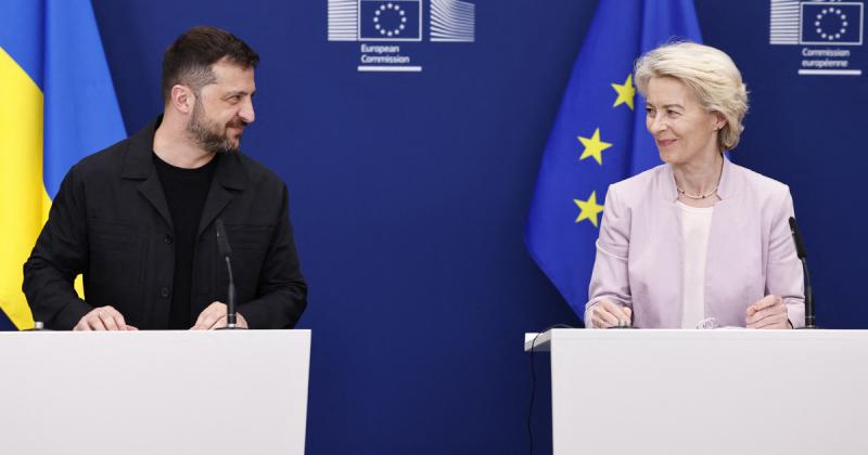 Zelenszkij és von der Leyen határozott üzenetet intéztek Trumphoz Putyin követelései kapcsán, hangsúlyozva, hogy a nemzetközi közösség egységesen ellenáll a fenyegetéseknek, és kiáll a demokrácia védelme mellett. Az üzenet célja, hogy világossá tegye: a b