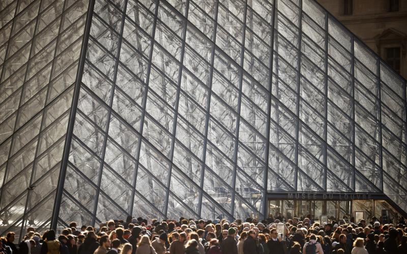 Louvre-i rablás: Két személyt őrizetbe vettek a hatóságok